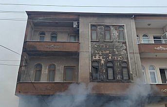 Bafra'da iş yerinde çıkan yangın söndürüldü