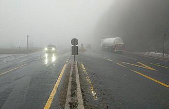 Bolu Dağı'nda sis görüş mesafesini düşürdü