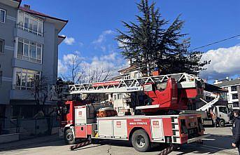 Bolu'da apartman boşluğunda çıkan yangın söndürüldü