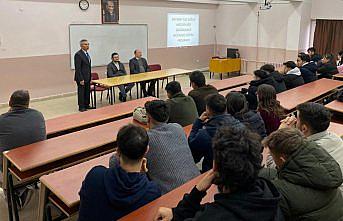 Boyabat'ta üniversite öğrencilerine madde bağımlılığı semineri verildi