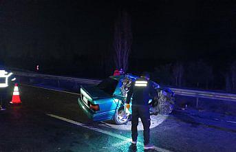 Çorum'da tırla çarpışan otomobilin sürücüsü yaralandı