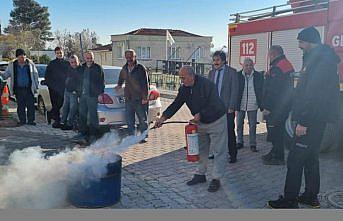 Gerze'de huzurevi sakinlerine yangına müdahale eğitimi verildi