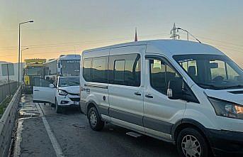 Samsun'da 5 aracın karıştığı trafik kazasında 3 kişi yaralandı