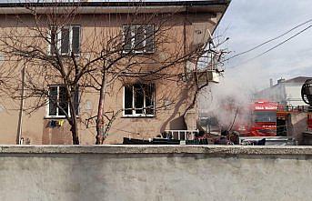 Tokat'ta yangın çıkan daire kullanılamaz hale geldi