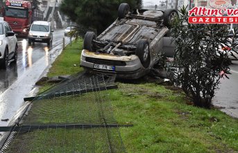 Trabzon'da devrilen otomobildeki 2 kişi yaralandı