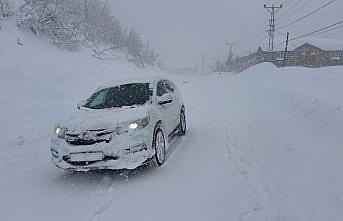 Kastamonu'da kar yağışı ulaşımda aksamaya neden oluyor