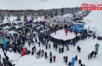 Ordu'da menderesleri ile ünlü Perşembe Yaylası'nda kar festivali yapıldı