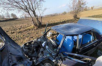 Samsun'da iki otomobilin çarpıştığı kazada 10 kişi yaralandı