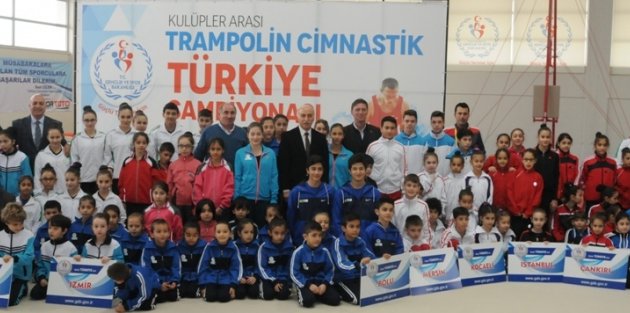 ’TÜRKİYE KULÜPLERARASI TRAMPOLİN CİMNASTİK ŞAMPİYONASI AÇILIŞ SEREMONİSİ GERÇEKLEŞTİRİLDİ