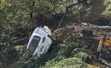 Rize'de hortum binanın çatısını uçurdu