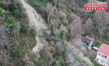 Sinop'ta kar ve sağanak sonrası toprak kayması oluştu