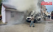 Park halindeki minibüste çıkan yangın ev ve iş yerine sıçradı