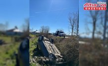 Bafra'da direğe çarpıp devrilen otomobilin sürücüsü yaralandı