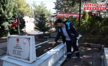 Tokat Belediyesi ekipleri mezarlıklarda bayram öncesi bakım çalışması yapıyor