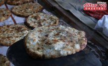 Tokat'ın Artova ilçesindeki evlerde “bayram çöreği“ geleneği yaşatılıyor