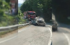Sinop'ta yanan araç kullanılamaz hale geldi