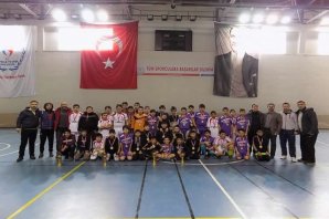 FUTSAL YILDIZ ERKEKLER ŞAMPİYONU BAFRA NAZMİYE DEMİREL ORTAOKULU