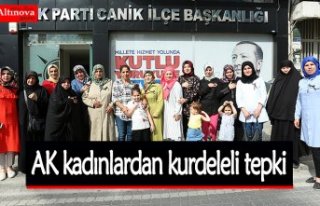 AK kadınlardan kurdeleli tepki