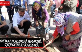 BAFRA HUZUREVİ BAHÇESİ ÇİÇEKLERLE SÜSLENDİ