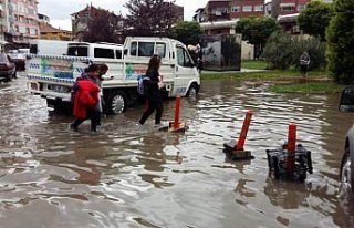 Çarşamba'da sağanak etkili oldu