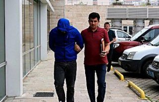 Samsun'da hırsızlık iddiasıyla yakalanan şüpheli...