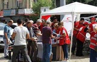 Akçakoca'da Kızılay'dan aşure ikramı