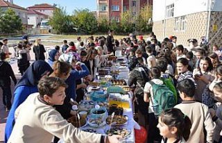 Havza'da öğrenciler kermes düzenledi