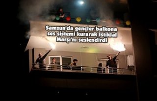 Samsun'da gençler balkona ses sistemi kurarak...