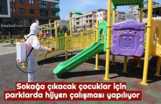 Sokağa çıkacak çocuklar için parklarda hijyen...