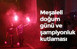 Meşaleli doğum günü ve şampiyonluk kutlaması