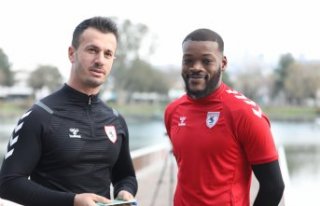 Samsunspor'un Kamerunlu futbolcusu Ntcham, gollerden...