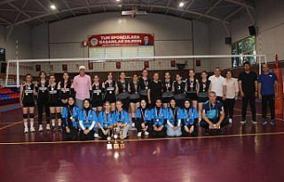 Akçaabat'ta voleybol turnuvası sona erdi