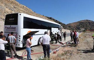 Amasya'da seyir halindeki yolcu otobüsünde...