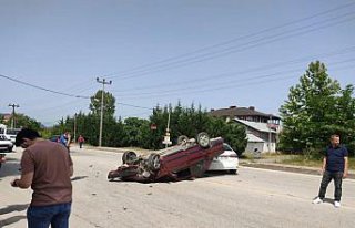 Düzce'de iki otomobilin çarpıştığı kazada...