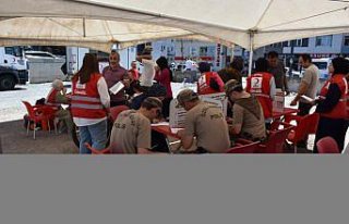 Ordu'da polisler Türk Kızılay'a kan bağışında...