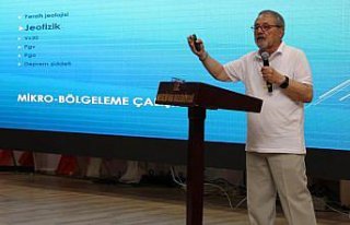 Prof. Dr. Naci Görür, Amasya'da seminerde konuştu: