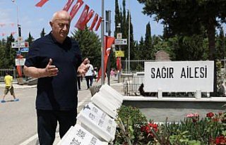 Samsun'da bayram arifesinde vatandaşlar mezarlık...