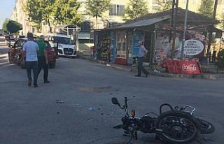 Amasya'da otomobille çarpışan motosikletin...