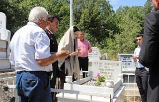 Hamamözü'nde protokol üyeleri şehit kabirlerini...