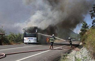 Kastamonu'da seyir halindeki yolcu otobüsü...