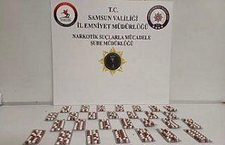 Samsun'da uyuşturucu ele geçirilen otomobildeki...