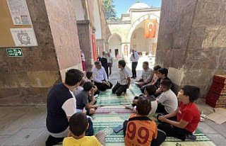 Amasya’da Kur'an kursu öğrencileri kitap...