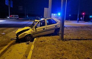 Çorum'da kamyonla çarpışan otomobildeki 1...