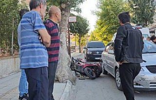 Çorum'da otomobil ile çarpışan motosikletin...