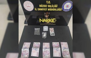 Düzce'de uyuşturucu operasyonunda gözaltına...