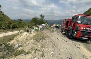 Düzce'de tırla otomobilin çarpıştığı...