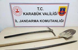 Karabük'te kaçak kazı yapan 2 kişi suçüstü...