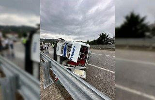 Ordu'da ambulansın devrildiği kazada 4 kişi...