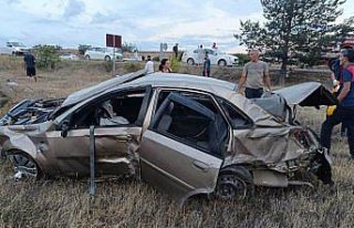 Sinop’ta tarlaya devrilen otomobildeki 2 kişi yaralandı