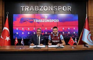 Trabzonspor'da Okay Yokuşlu için imza töreni...